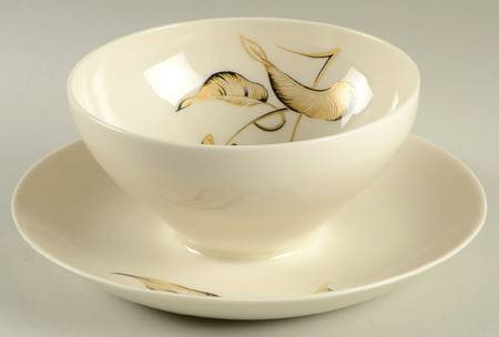 Lyana (Coupe Shape) Gravy Boat with Attached Underplate