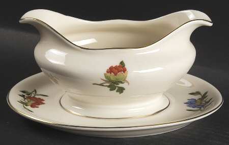 Ma Lin Gravy Boat with Attached Underplate