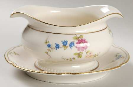 Sunnyvale Round Gravy Boat/Attached Underplate