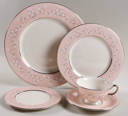 Trousseau 5 Piece Place Setting
