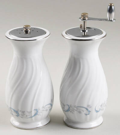 Gracious Salt Mill & Pepper Mill Set by Camelot