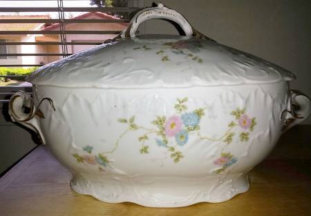 CAR13  Oval Tureen & Lid