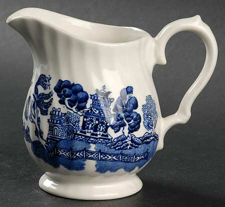 Blue Willow (Scalloped) Creamer
