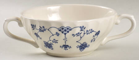 Finlandia (Swirl Rim, England) Flat Cream Soup Bowl