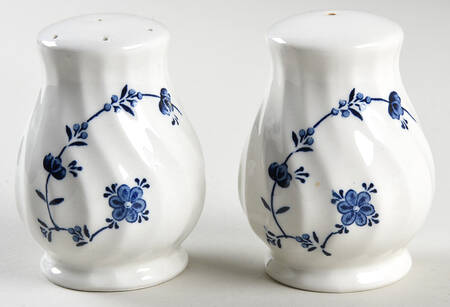 Finlandia (Swirl Rim, England) Salt & Pepper Set