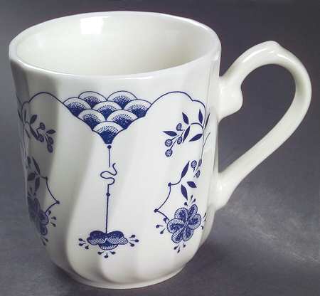 Finlandia (Swirl Rim, England) Small Mug
