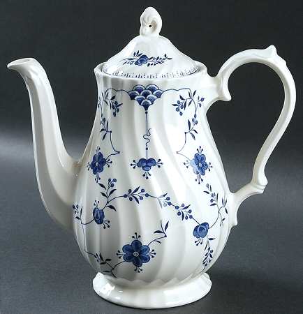 Finlandia (Swirl Rim, England) Coffee Pot & Lid