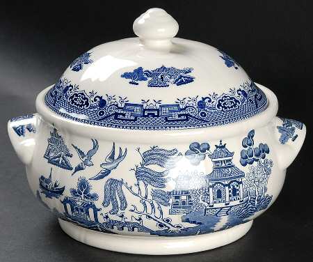 Willow Blue (Georgian Shape) Round Covered Vegetable