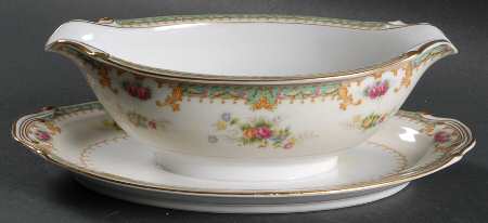 Linda Gravy Boat with Attached Underplate