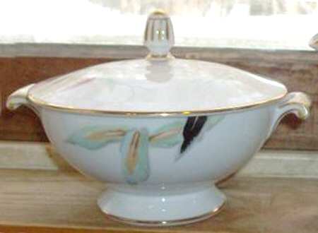 Palmyra Sugar Bowl & Lid