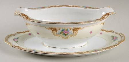 Regalia Gravy Boat with Attached Underplate