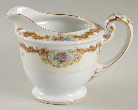 Regalia Creamer