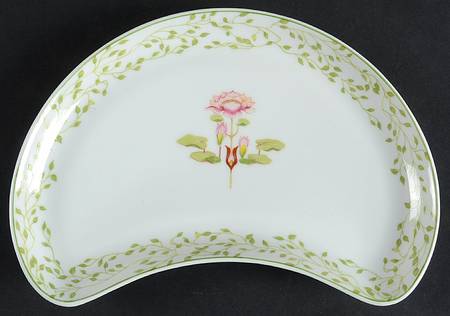 Fleur D' Eau Crescent Salad Plate