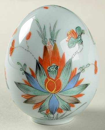 Houang Pou (Celadon Background) Egg and Stand Egg Only