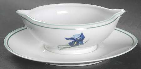 Iris Gravy Boat with Attached Underplate