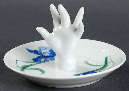 Iris Ring Holder