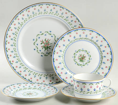 La Fayette 40 Piece Estate Set