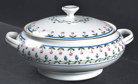 La Fayette Round Covered Vegetable