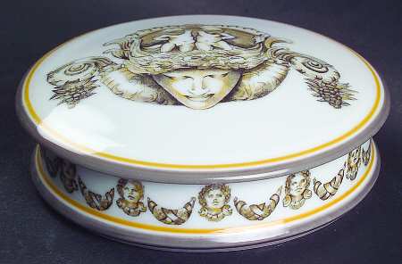 Opera Round Box & Lid