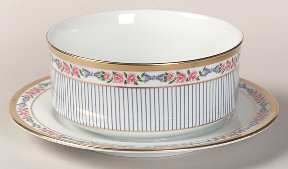 Dior Rose Round Gravy Boat/Attached Underplate