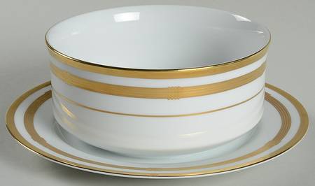 Gaudron White Round Gravy Boat/Attached Underplate