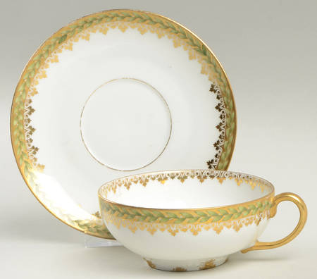 Empire Wreath Flat Cup & Saucer Set