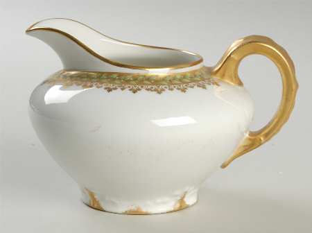 Empire Wreath Creamer