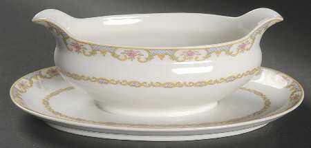 Head 123A Gravy Boat with Attached Underplate