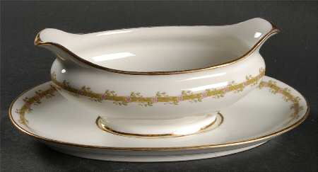 Head 141 Gravy Boat & Underplate