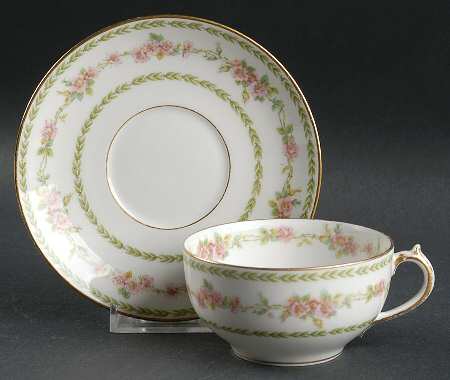 Head 148 Flat Cup & Saucer Set