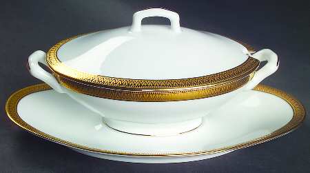 Malmaison Gold Gravy Boat w/Attached Underplate & Lid