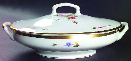 Winterthur Oval Covered Vegetable