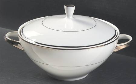 The Duchess Round Covered Vegetable