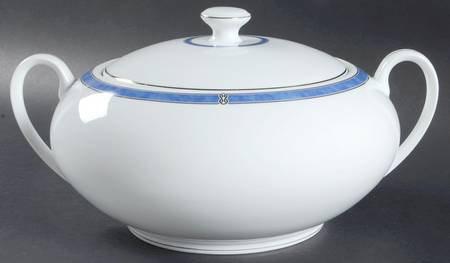 Oceana Blue Round Covered Vegetable