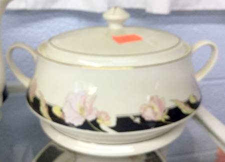 Alice Round Covered Vegetable