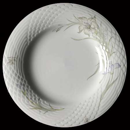 Daffodil Luncheon Plate by China Pearl
