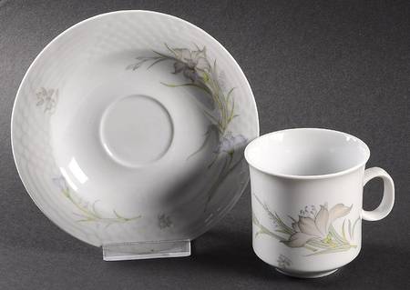 Daffodil Flat Cup & Saucer Set