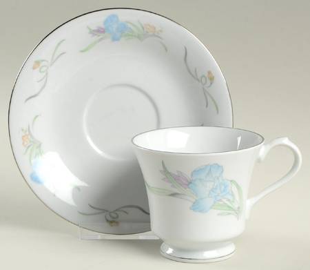 Lily Footed Cup & Saucer Set