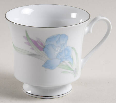 Lily Footed Cup