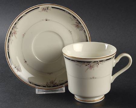 Ashley Footed Cup & Saucer Set