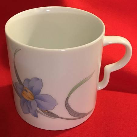 Regine Flat Cup