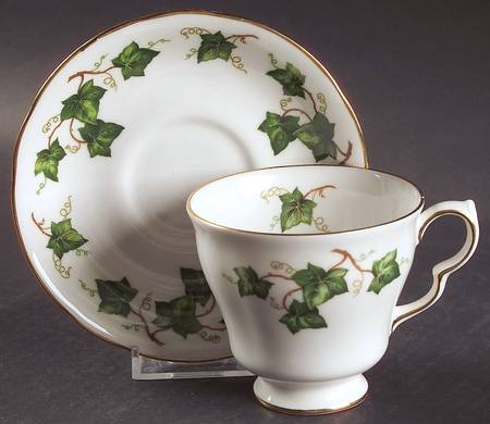Ivy Leaf Footed Cup & Saucer Set