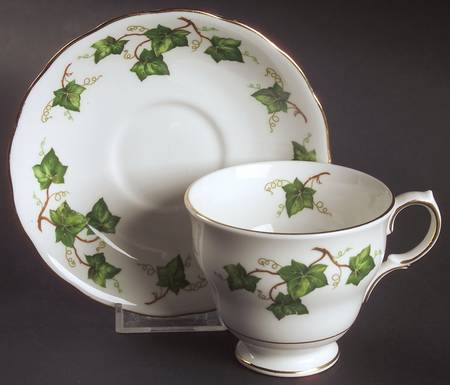 Ivy Leaf Footed Cup & Saucer Set