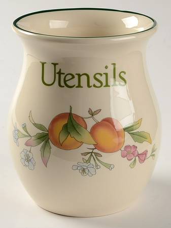 Peaches &amp; Cream (Gold Trim) by Cloverleaf (England)