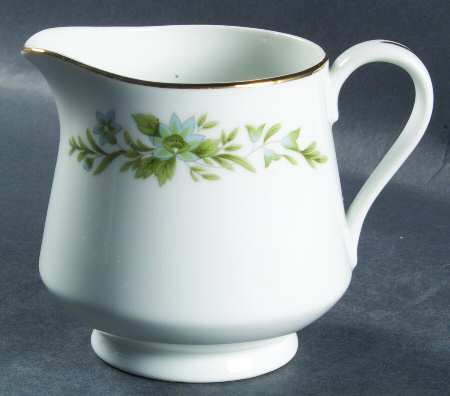 Garlands of Glory Creamer