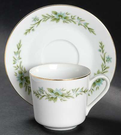 Garlands of Glory Flat Cup & Saucer Set