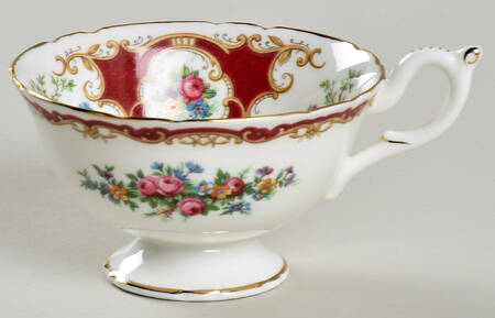 Broadway Marooon (Scalloped) Footed Cup