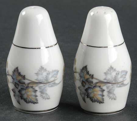 Camelot Salt & Pepper Set