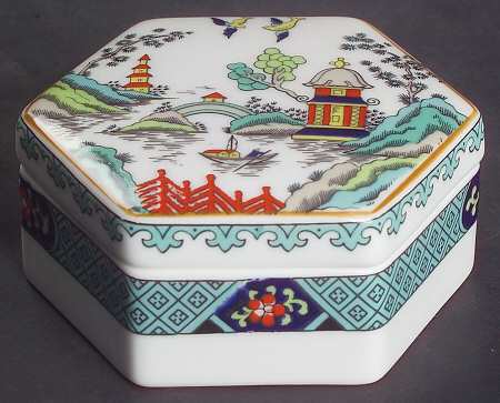 Chinese Willow Hexagonal Box & Lid