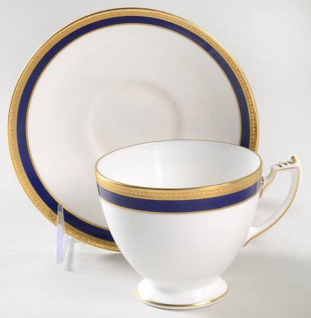 Elite Royale Footed Cup & Saucer Set